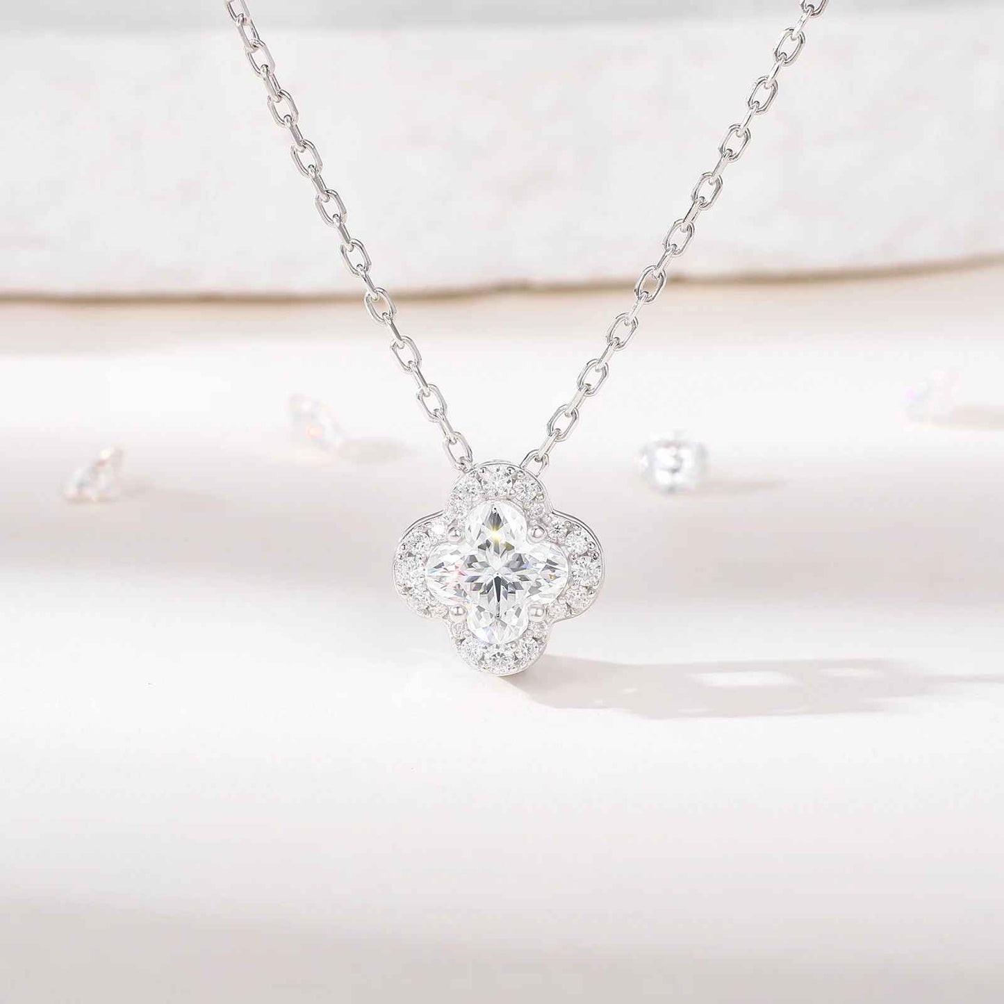 Fleur de Lumière D Color Moissanite Necklace (VVS1)