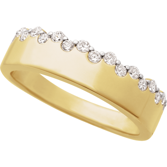 L’Allure Élégante Diamond Pavé Band Ring